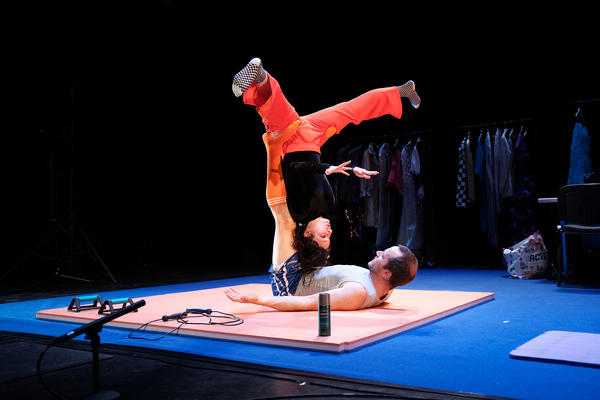 Saison culturelle - Ouverture de saison "Backstage"- La main s’affaire - OLORON-SAINTE-MARIE